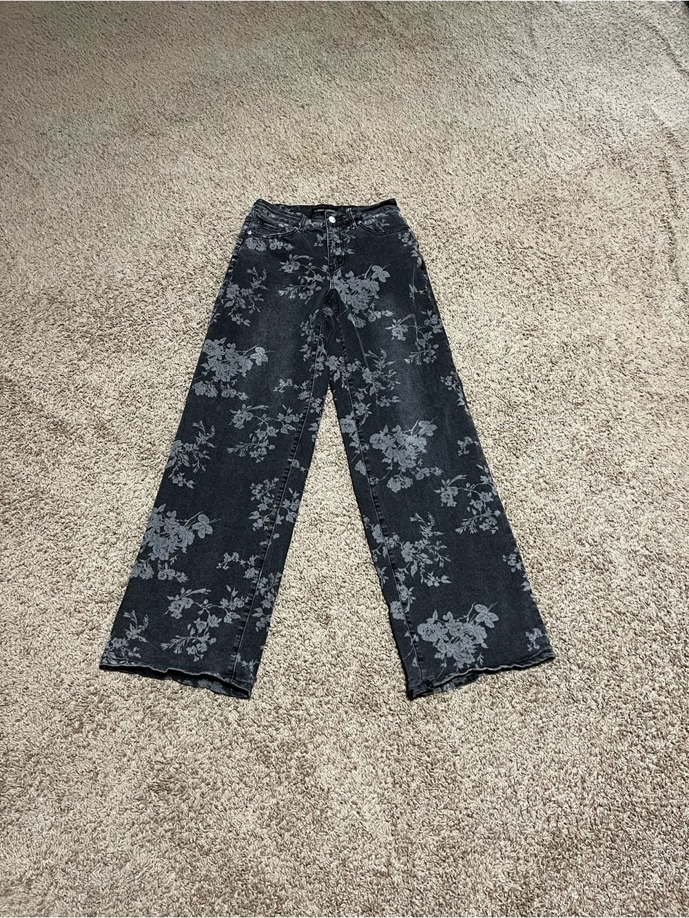 Almost Famous Black Denim Wide-Leg Jeans with Gray Floral Print